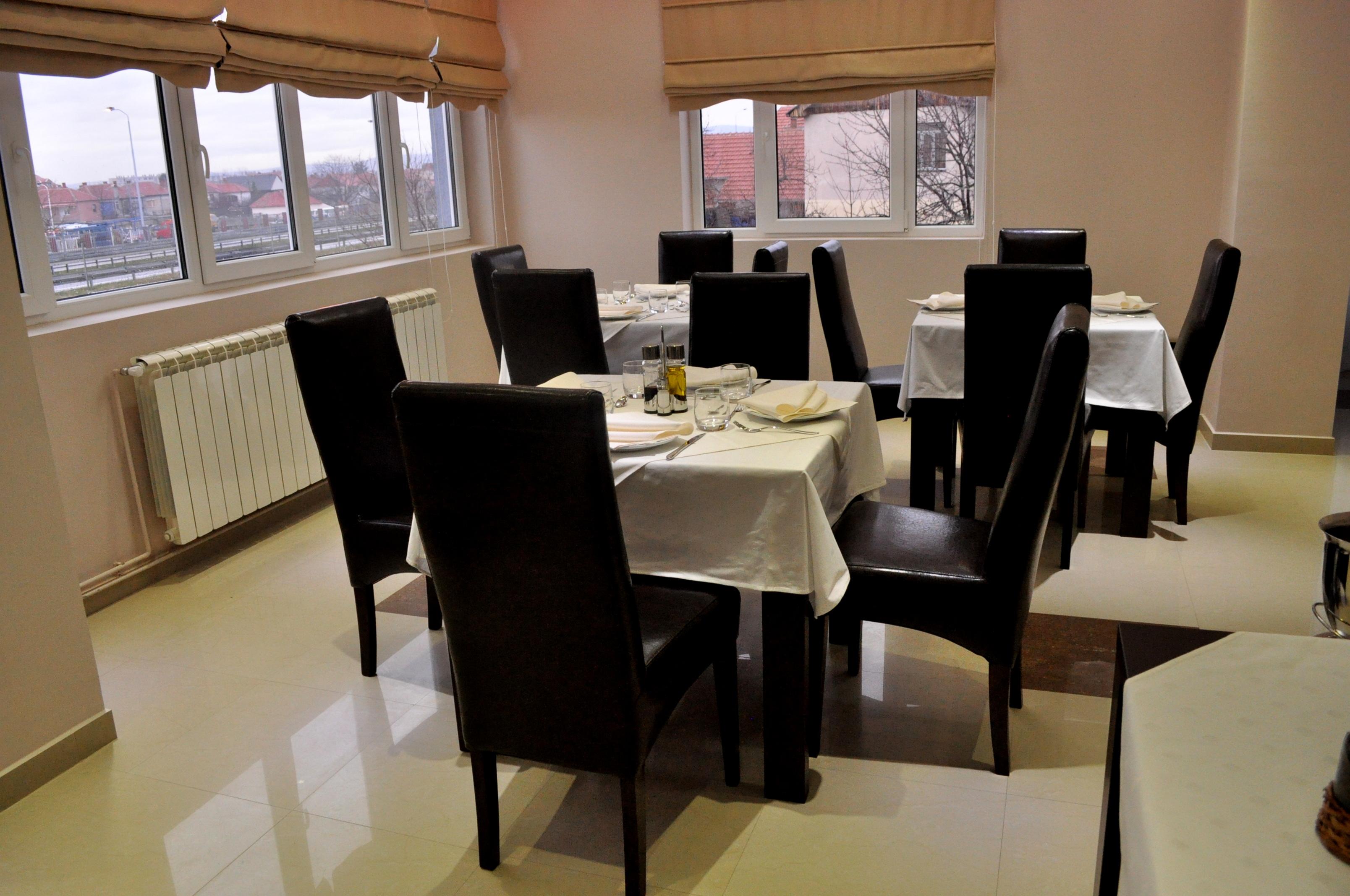 Garni Hotel 018 In Nis Ngoại thất bức ảnh