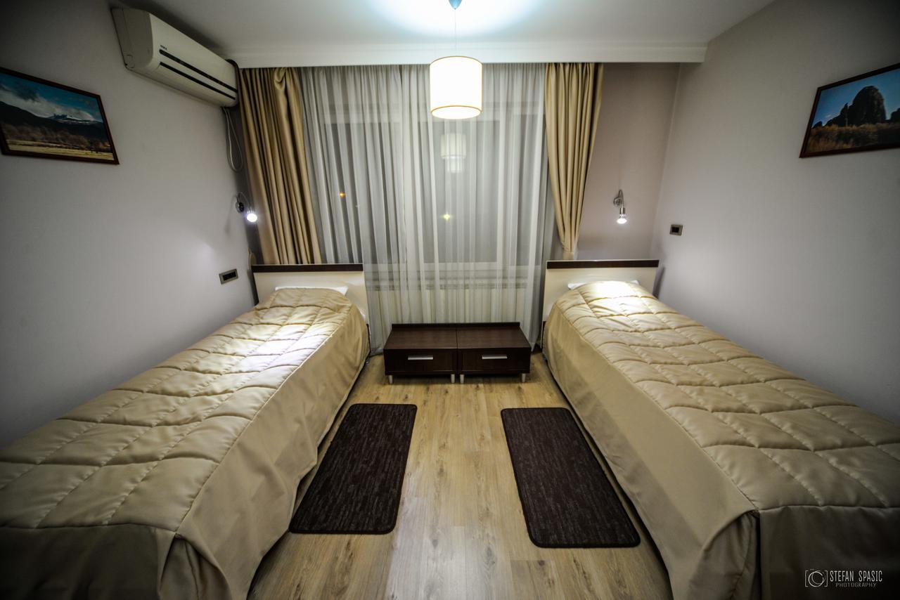 Garni Hotel 018 In Nis Ngoại thất bức ảnh