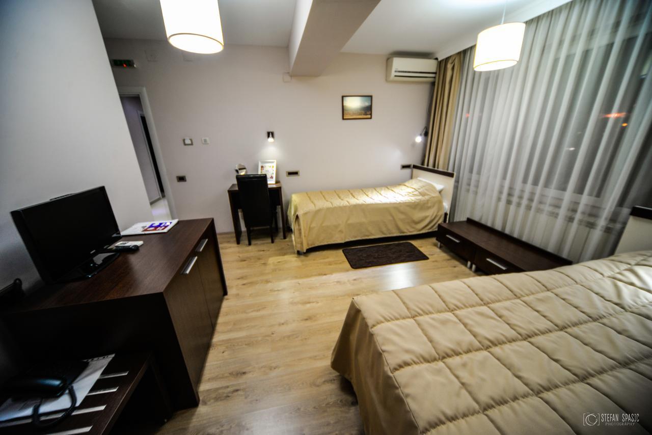 Garni Hotel 018 In Nis Ngoại thất bức ảnh