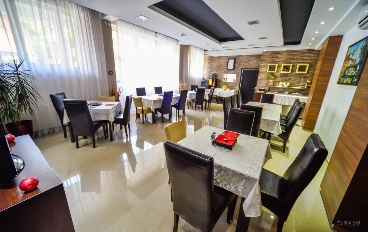Garni Hotel 018 In Nis Ngoại thất bức ảnh