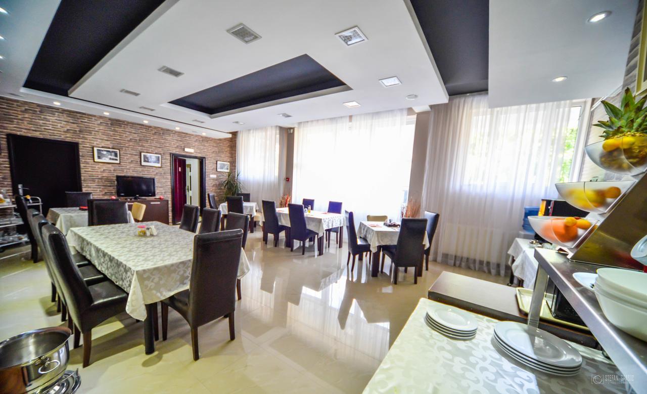 Garni Hotel 018 In Nis Ngoại thất bức ảnh
